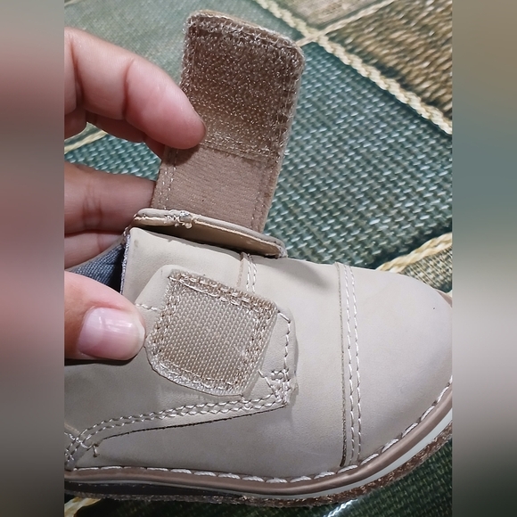 Cat & Jack Tan Baby Walker Shoes - Picture 4 of 7